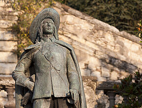 Statue de d'Artagnan, Auch, Gers. - Agrandir l'image (fenêtre modale)