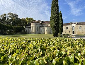 Jardins de l'abbaye de Flaran, Gers.  - Agrandir l'image (fenêtre modale)