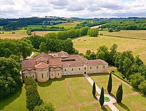 Abbaye de Flaran vue aérienne. - Agrandir l'image (fenêtre modale)