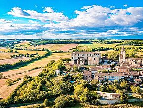 Lavardens vue aérienne. - Agrandir l'image (fenêtre modale)